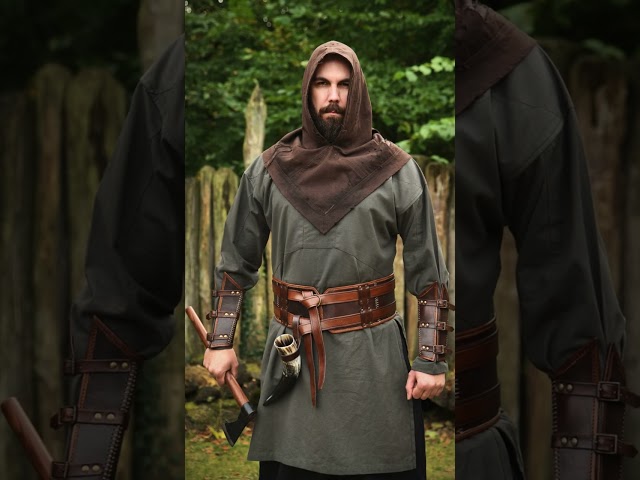 Vídeo relacionado con Brazaletes de cuero sintético en relieve para brazos, hechos a mano con grano completo de cuero brazaletes, accesorios de LARP Viking Brazaletes, brazaletes medievales de tiro con arco (Marrón)