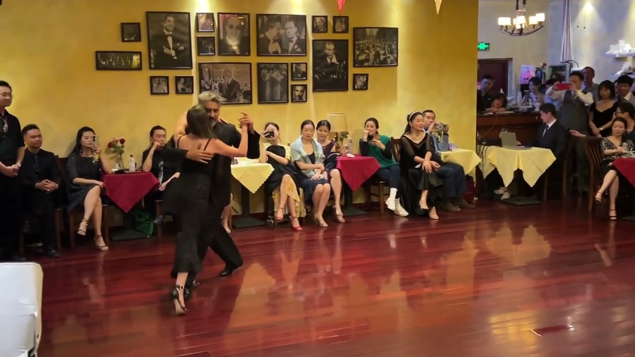 Video thumbnail for Andrés Laza Moreno y Eladia Córdoba en Chengdu Rosa Tango Club