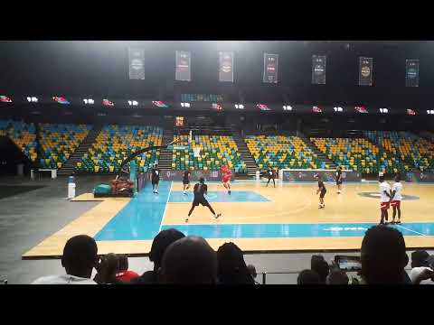 Drive, kick and swing: motion offense