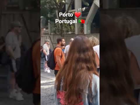 Em uma rua do Porto. Yellow sumerine 👍#portugal #ccmgra #porto