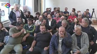 ΣΥΝΕΔΡΙΑΣΗ ΠΑΝΕΛ-ΚΗΣ ΜΠΛΟΚΩΝ ΣΤΗ ΛΑΡΙΣΑ - "ΖΕΣΤΑΙΝΟΥΝ" ΤΑ ΤΡΑΚΤΕΡ ΑΓΡΟΤΕΣ ΚΑΙ ΚΤΗΝΟΤΡΟΦΟΙ 24 10 2025 ΣΥΝΕΔΡΙΑΣΗ ΠΑΝΕΛ-ΚΗΣ ΜΠΛΟΚΩΝ ΣΤΗ ΛΑΡΙΣΑ - "ΖΕΣΤΑΙΝΟΥΝ" ΤΑ ΤΡΑΚΤΕΡ ΑΓΡΟΤΕΣ ΚΑΙ ΚΤΗΝΟΤΡΟΦΟΙ 24 10 2025