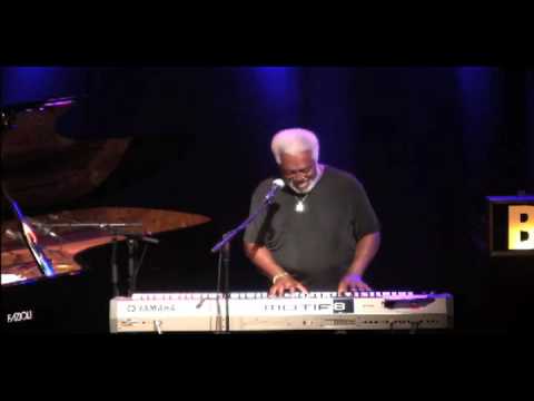 Let's Straighten It Out by Latimore - Live In Vienna Extended Edit