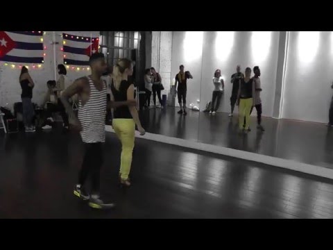 Salsa Class 22.12.15 at D'AKOKAN Dance School - Yoandy Villaurrutia