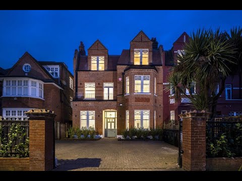 An elegant and newly refurbished 5 bedroom Victorian family home