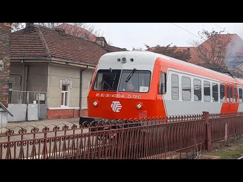 Trenul privat efectuând manevra de retragere din Gara Buzău