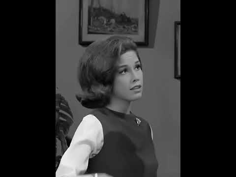 Guns Shown Prominently in 1962 Episode of the Dick Van Dyke Show