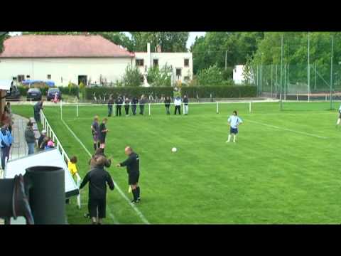 Lhota - N.B. B (32 min. - nesmyslný faul + ŽK)