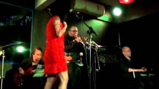 Rosa, Menina Rosa Music Video