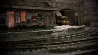 preview picture of video 'oorail.com | Hornby Inter-City 125 HSTs - Full Rake with Lighting'