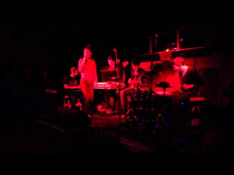 Sarah Linhares & Swagg Boyz - Dirty business (live in LX Factory)