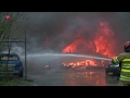 Uitslaande brand legt autoschadeherstelbedrijf in Lelystad in de as