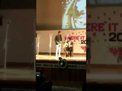 Rishitosh Srivastava Gulabi Aankhen - Impromptu performance at DLF