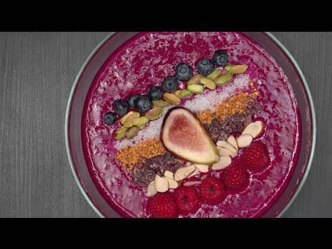 Dragon Fruit Smoothie Bowl