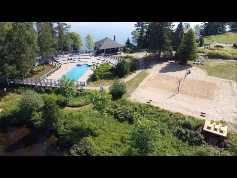 Condo with breathtaking view of the lake, Lac-Superieur, Canada