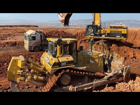 Caterpillar D8N Bulldozer Preparing The Way For Caterpillar 365C And 245B Excavators