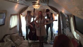 Ruthie Collins - Ready to Roll - Live in Amelia Earstream