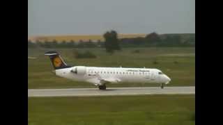 preview picture of video 'Canadair Regional Jet 700 Landing and Take-Off'