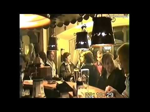 "Jever Deel" in Barntrup 1993 nach dem Zapfenstreich auf dem Schloßplatz