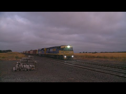 5MA5 Pacific National Shipping Container Train  (4/2/2021) - PoathTV Australian Railways