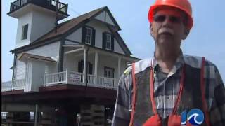 preview picture of video 'Roanoke River Lighthouse moves'