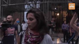 renzi-al-san-carlo-fuori-gli-scontri-dentro-il-gelo