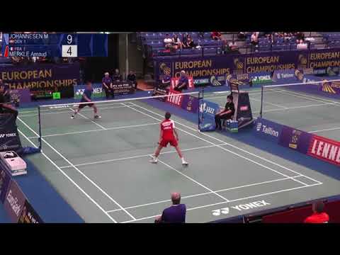 A smashing and jumping battle!