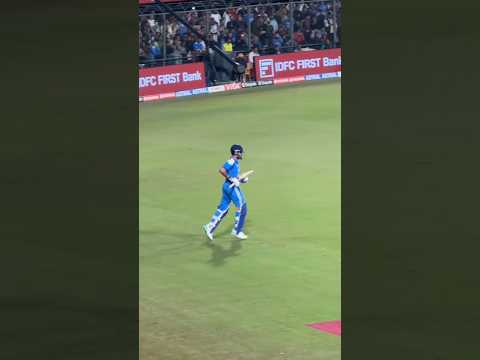 Virat Kohli batting karte hue#cricket #youtubeshorts #cricketlover