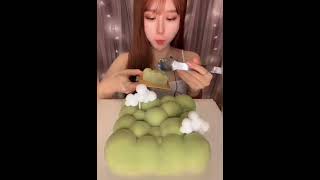 Mousse Cake Eating Mukbang