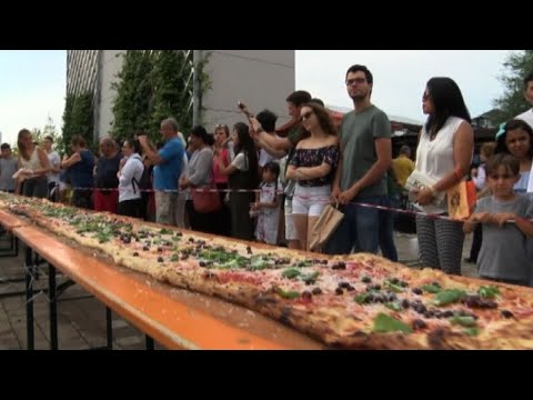 La pizza da Guinness, 500 metri con le ricette di tutt'Italia