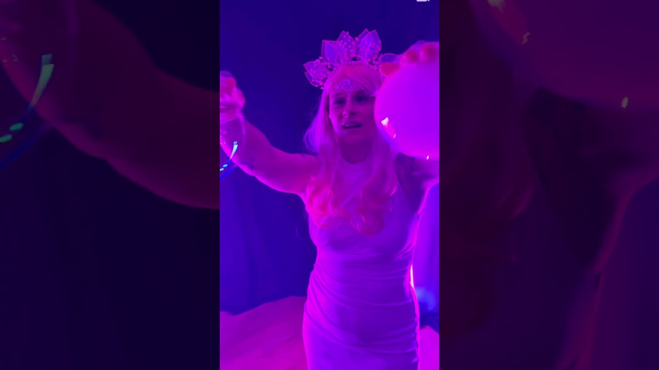 Promotional video thumbnail 4 for Big Beautiful Bubbles