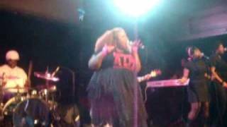 Theresa Payne performs "Reach Out" at Cafe Soul