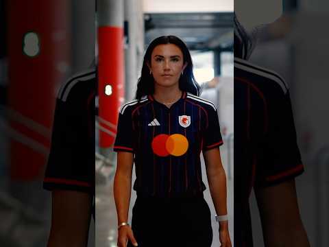 Ingrid Engen et notre nouveau maillot extérieur. 😍 #ol #football #sports