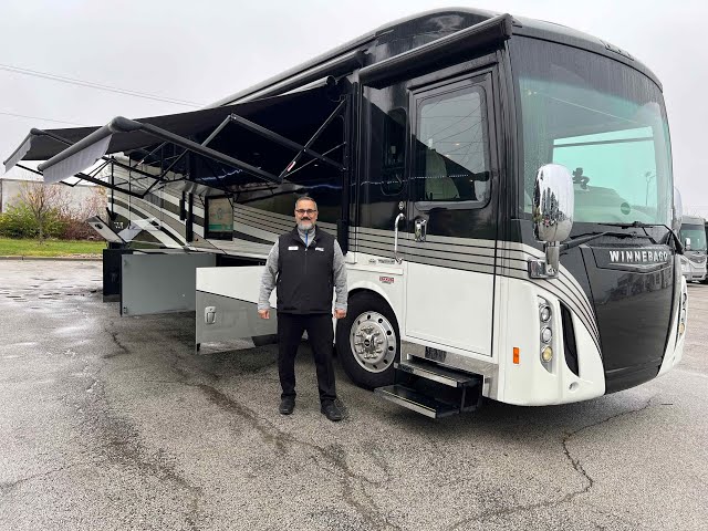 Preview image of 2017 Winnebago Tour 42QD (17U242646) youtube video