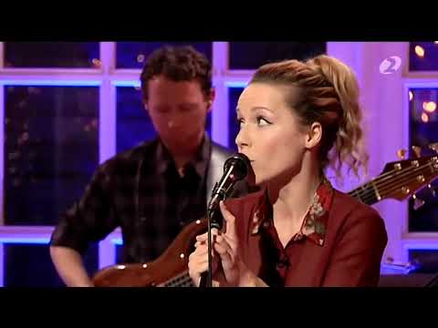 Lenna Kuurmaa ja Jaan Pehk Mina Jään