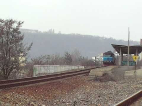 749 260 na čele os 9055 - Praha Modřany rozjezd - 19.3.2011.