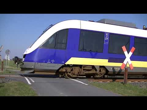 Unbeschrankter Bahnübergang in Imsum [German] [BÜ] [HD] [720]