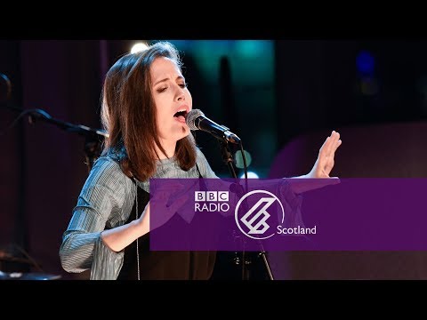 Alice Merton - Lash Out (The Quay Sessions)