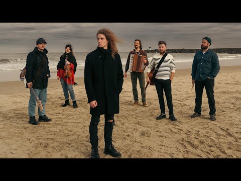 The Rumpled - Far Away (Official Video)