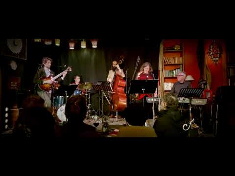 Bella Groove - Little Boy (live) 2021 at Smith's