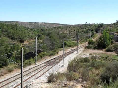 Comsa 335  a tracionar o comboio Nº 49802 na estação do Noemí