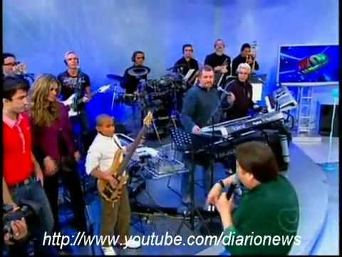 Pipoquinha Baixista mirim no Faustão.flv