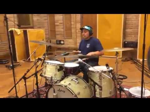 Felix Lehrmann spielt sich warm ... recording Celtic Woman