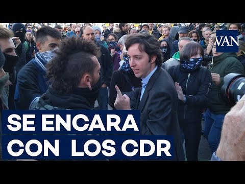 El ‘pequeño Nicolás’ se encara con los CDR en la estación de Sants