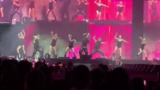 Download lagu Blackpink World Tour LA Day 1 - YGX Solo Performance - Pink Venom mp3