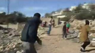 preview picture of video 'Visual: Settler shooting of Palestinians in Hebron'