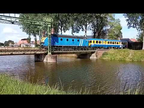 20250504 164223  Balgerhoeke canal bridge. Fiona videoing.