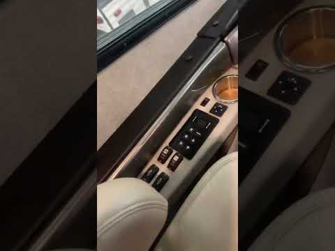 YOUR CAPTINS CHAIR!! | COOL FEATURES ON THE 2019 FLEETWOOD DISCOVERY!