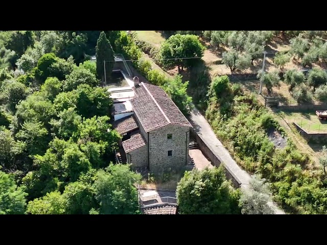 VINCI COLLINA, CASOLARE IN PIETRA CON PISCINA