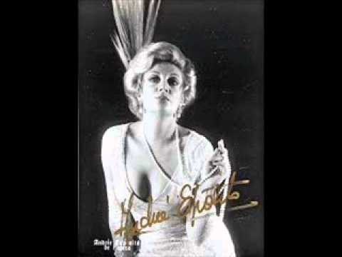 Andrée Esposito Sings "Depuis le jour"