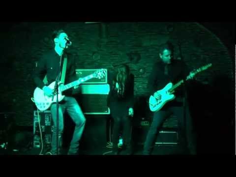 Bufalo kill feat Erika Savastani ( Deserto Rosso) live